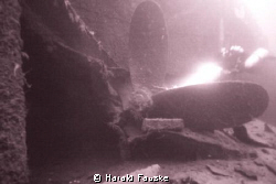 diver at the propeller of d/s rimage, resting at app.200 ... by Harald Fauske 